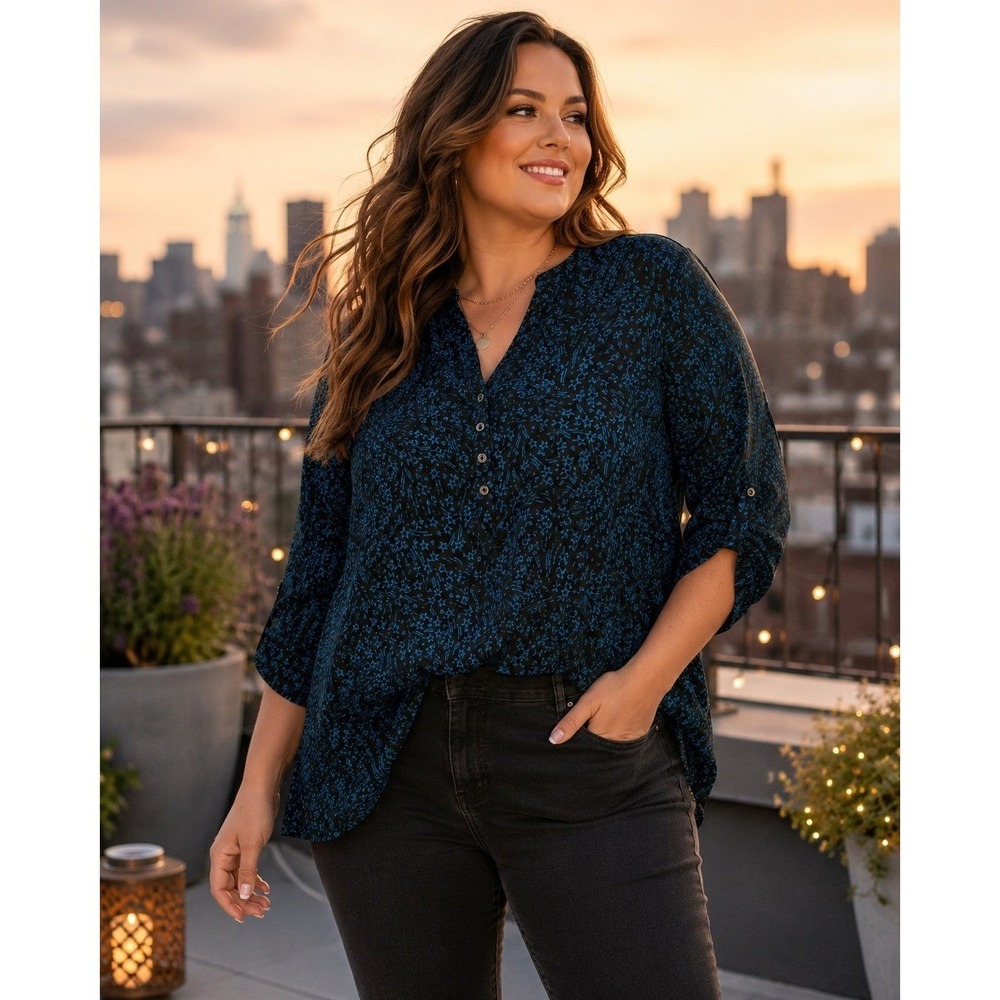 Torrid Harper Star Print Blouse Size 2 Black Blue Rayon Roll Tab Plus